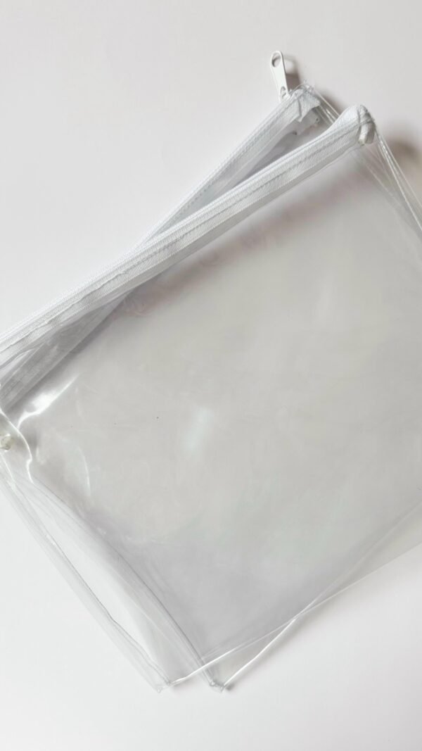 Estuche con cierre blanco