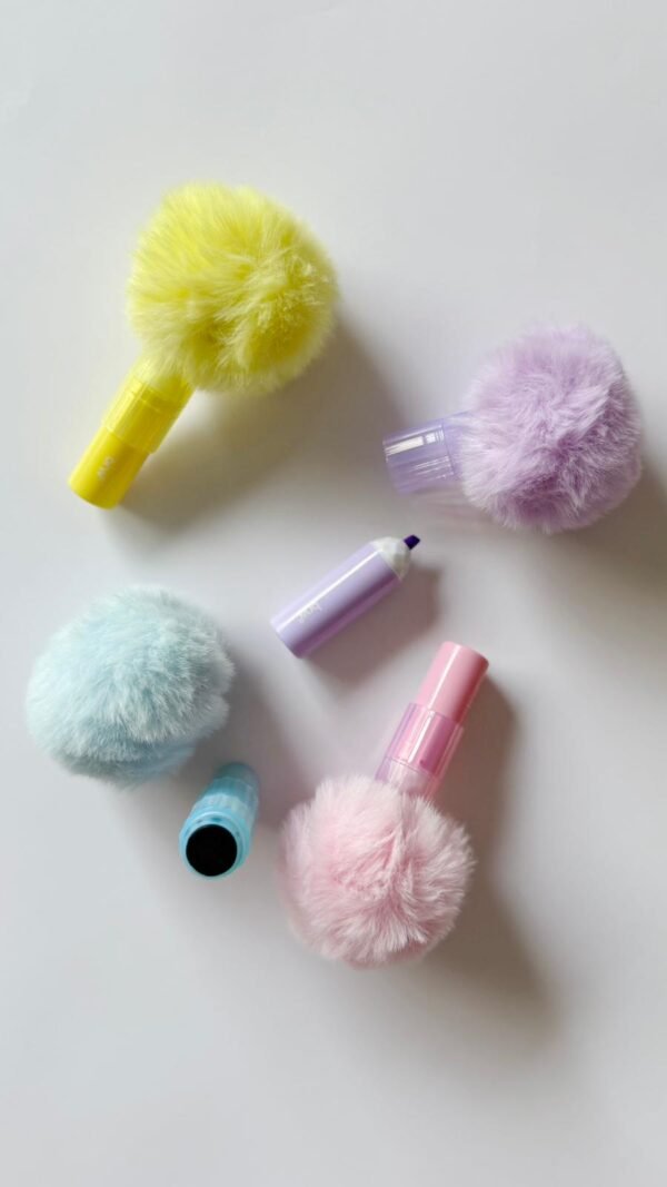 Resaltador con sello y pompon - Imagen 2